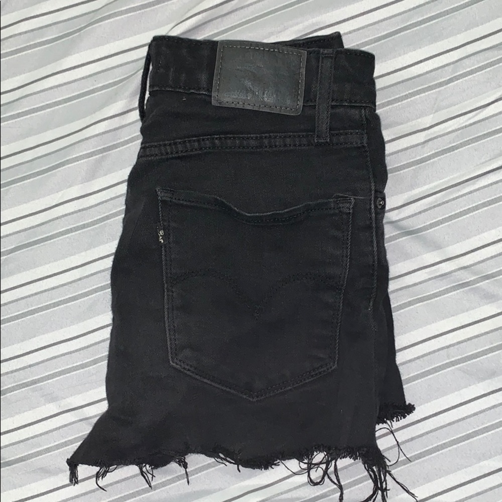 black Levi’s shorts